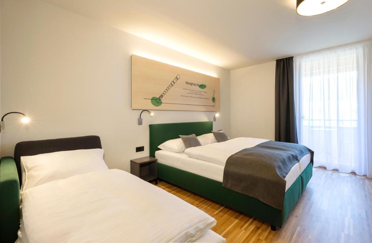Jufa Hotel Laterns - Klangholzhus Buitenkant foto