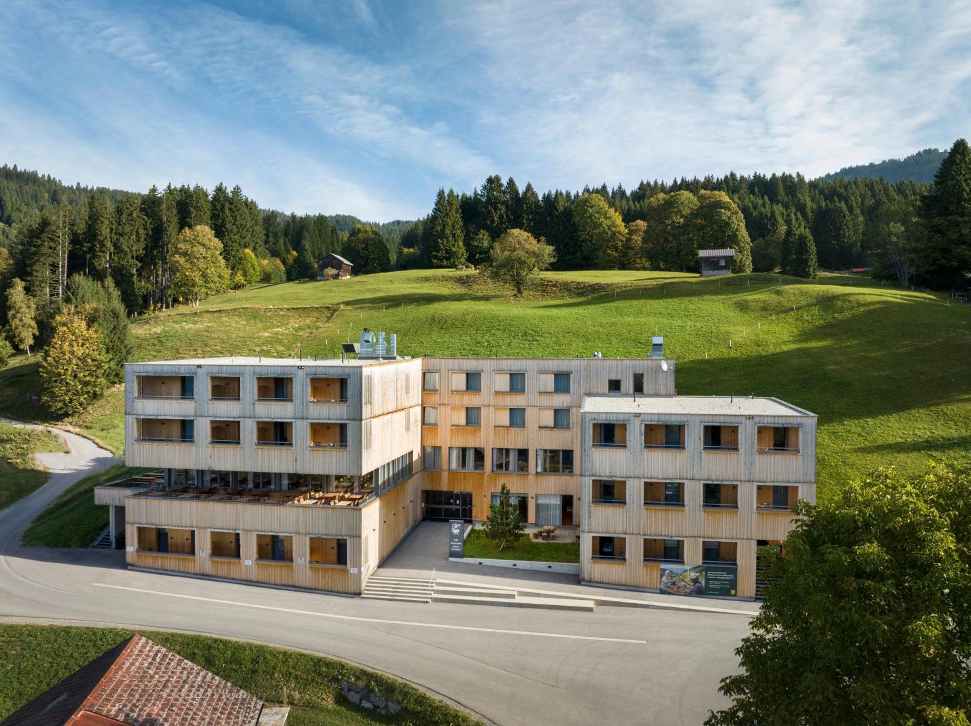 Jufa Hotel Laterns - Klangholzhus Buitenkant foto
